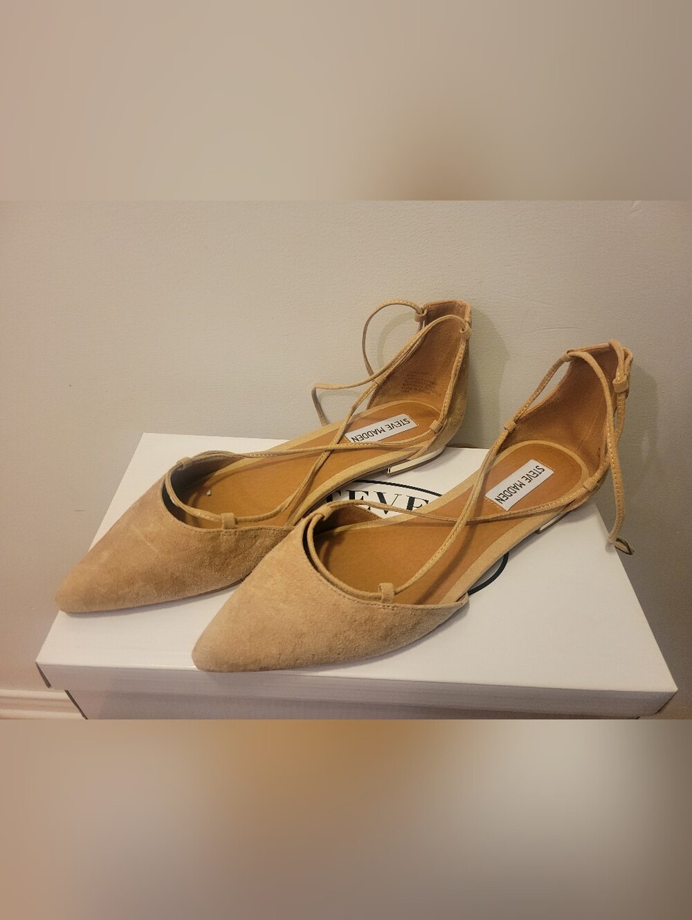 Steve Madden Sunshine Lace-Up Pointed Toe Suede Flats - Tan - Size 8.5
